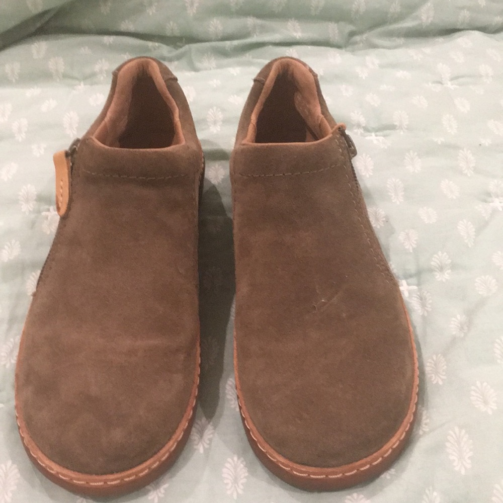 Clarks earth shoes.